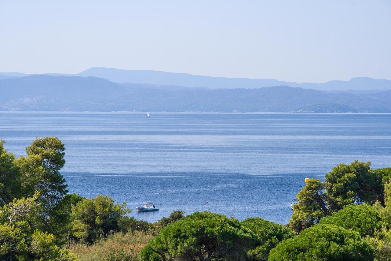 Angelos Studios Vromolimnos エクステリア 写真
